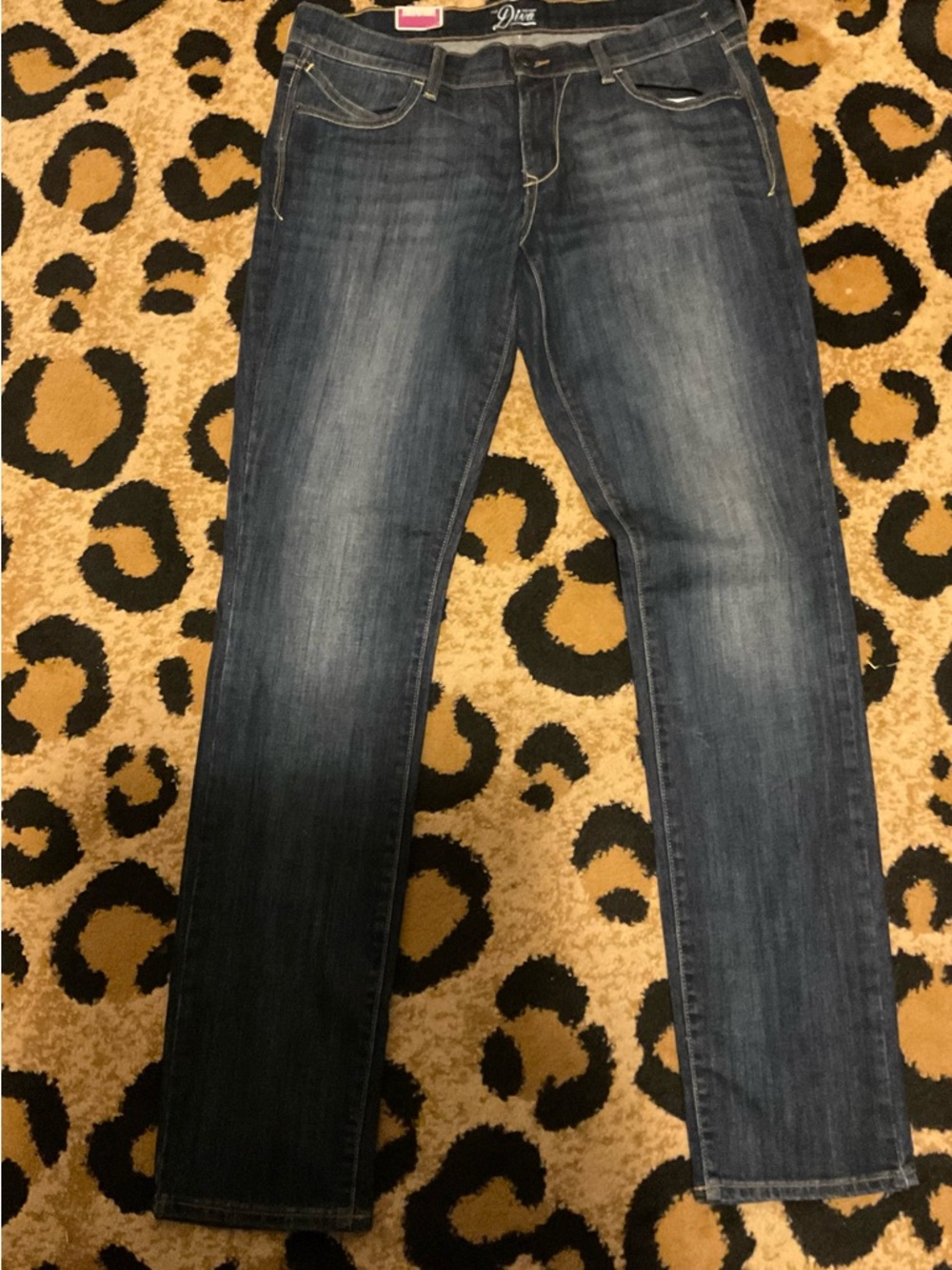 Old Navy Straight Leg Jeans in Dark Wash Blue